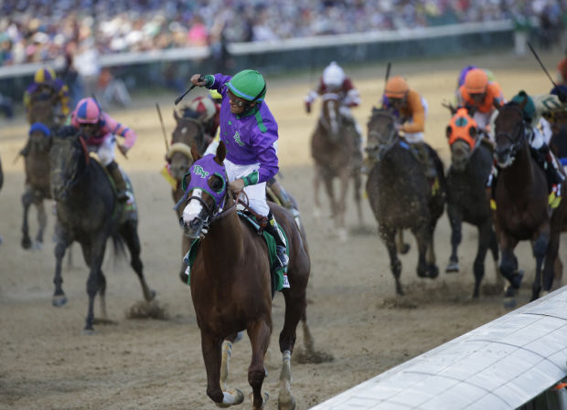 California Chrome wins the Kentucky Derby